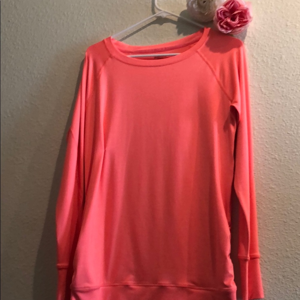 Open back maternity workout top